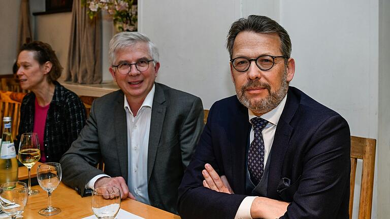  Otto Fricke (rechts) und Andrew Ullman, Vorsitzender des FDP Kreisverbandes Würzburg-Stadt sprachen beim Politischen Aschermittwoch der FDP im Bürgerspital Würzburg. Otto Fricke (rechts) und Andrew Ullman, Vorsitzender des FDP Kreisverbandes Würzburg-Stadt sprachen beim Politischen Aschermittwoch der FDP im Bürgerspital Würzburg.