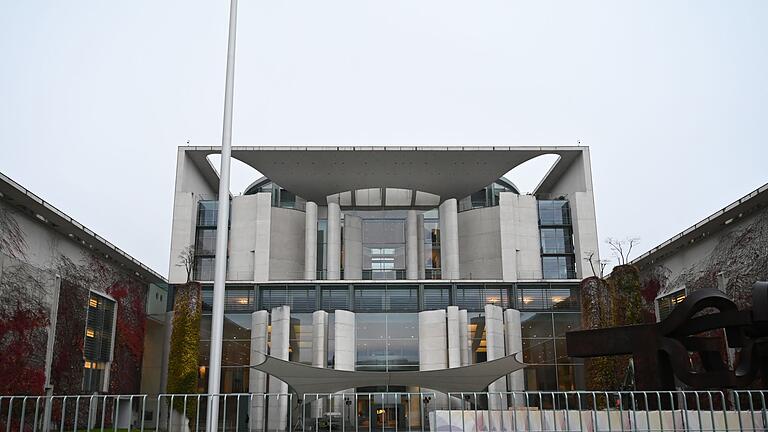 Kanzleramt       -  Die aktuelle Bundesregierung bleibt nach der Wahl geschäftsführend im Amt. (Archivbild)