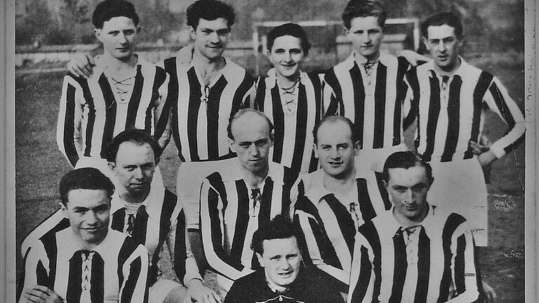 Der 1. große Erfolg des SV Schwarz-Weiß Burgwallbach war drei Jahre nach Gründung des Vereins im Spieljahr 1951/52 die glanzvolle Meisterschaft in der damaligen C-Klasse Rhön. Bei vielen Vereinsmitgliedern sind die damaligen Namen noch bestens in Erinnerung. Hinten von links: Leonhard Mölter, Alfred Kleinhenz, Hilmar Wolf, Rudi Wolf, Rudi Stumpf. Vorne von links: Edwin Balling, Helmut Schäfer, Eberhard Mölter, Fritz Lochmüller, Erich Spötta und Oswald Pfaff.