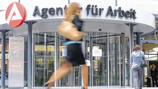 Gute Nachrichten von der Agentur für Arbeit: Der Juli glänzt mit stabiler Beschäftigung.