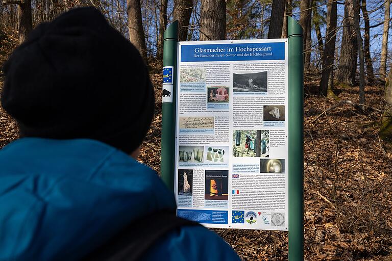 Wissenswertes zum 'Heigenbrückener Sandstein': Informationstafeln säumen den Weg. Wissenswertes zum 'Heigenbrückener Sandstein': Informationstafeln säumen den Weg.