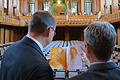 Frank Oette, Kurdirektor und Geschäftsführer der Bayer. Staatsbad Bad Kissingen GmbH, und Bruno Heynen, Leiter Veranstaltungsabteilung, präsentieren das Kulturprogramm 2017. Foto: Ines Hartmann       -  Frank Oette, Kurdirektor und Geschäftsführer der Bayer. Staatsbad Bad Kissingen GmbH, und Bruno Heynen, Leiter Veranstaltungsabteilung, präsentieren das Kulturprogramm 2017. Foto: Ines Hartmann