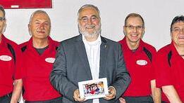 Spendenübergabe: 4000 Euro an Spenden erhielt das Himalaya-Trekking-Team „Knapp daneben“ bei seinen diesjährigen Live-Bilder-Reportagen in Zeil und Haßfurt. Die Gelder wurden nun an die Empfänger persönlich oder symbolisch übergeben. Im Bild (von links) Werner Jahn, Udo Stöffler, Helmar Keeß, der Vorsitzende der Tibet-Initiative Deutschland, Wolfgang Grader, Thorsten Suckfüll, Manfred Barth und Michael Fischer. Spendenübergabe: 4000 Euro an Spenden erhielt das Himalaya-Trekking-Team „Knapp daneben“ bei seinen diesjährigen Live-Bilder-Reportagen in Zeil und Haßfurt. Die Gelder wurden nun an die Empfänger persönlich oder symbolisch übergeben. Im Bild (von links) Werner Jahn, Udo Stöffler, Helmar Keeß, der Vorsitzende der Tibet-Initiative Deutschland, Wolfgang Grader, Thorsten Suckfüll, Manfred Barth und Michael Fischer.