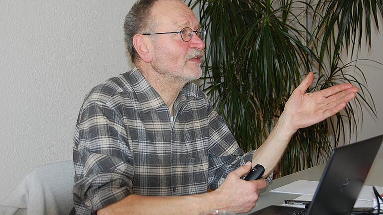 Klaus Hofmann von der Initiative gegen das Vergessen bei seinem Vortrag bei der SPD. Klaus Hofmann von der Initiative gegen das Vergessen bei seinem Vortrag bei der SPD.