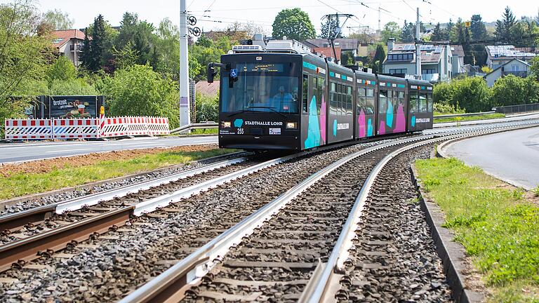 Bus- und Strabafahren soll teurer werden. Das ist ein falsches Zeichen zur falschen Zeit. Umsteigen werden da nur wenige.