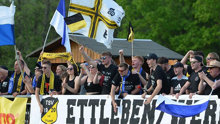 Relegation macht mobil: Zu den Entscheidungsspielen werden wieder zahlreiche Fans erwartet.