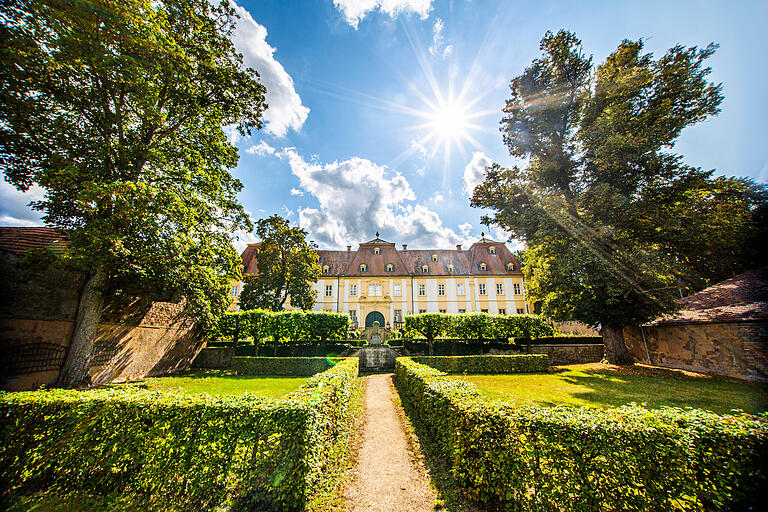 Nicht nur bei eitel Sonnenschein, sondern auch bei schlechtem Wetter: Im Schloss Oberschwappach spielt häufiger das Bamberger Streichquartett. Nicht nur bei eitel Sonnenschein, sondern auch bei schlechtem Wetter: Im Schloss Oberschwappach spielt häufiger das Bamberger Streichquartett.
