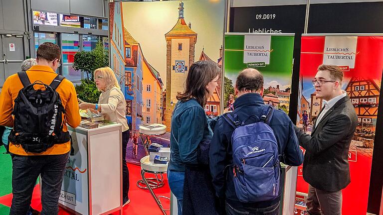 Am Stand des 'Lieblichen Taubertals' interessierten sich die Besucher der Vakantiebeurs in Utrecht vor allem für die Themen Radfahren, Wandern und Camping.