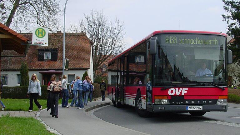 Mit dem Bus auf dem Land zu jeder Stunde unterwegs. Das ist das Ziel des Landratsamts, das das Liniennetz im Landkreis Schweinfurt umkrempeln will.