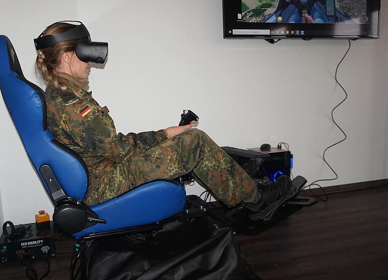 Auch Offiziersanwärter der Bundeswehr nutzen den Simulator.