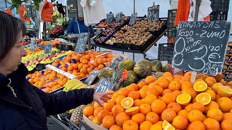 Weihnachtszeit ist Orangenzeit. Die meisten Apfelsinen, die im Winter in nordeuropäischen Supermärkten angeboten werden, kommen aus dem sonnigen Spanien.