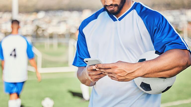 Alles zum Thema Fußball in der Region Schweinfurt und Haßberge gibt es jetzt in einem neuen WhatsApp-Kanal der Main-Post. Jetzt kostenfrei abonnieren!