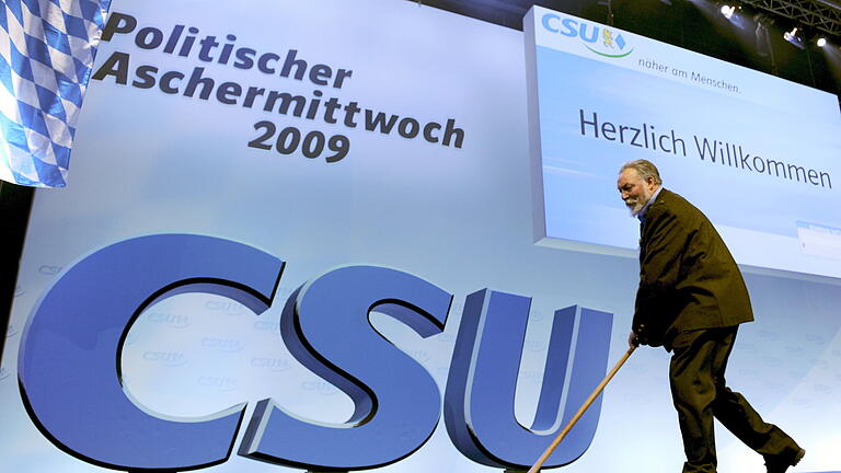 Politischer Aschermittwoch - CSU.jpeg       -  Die CSU will ihr Image entstauben. Im neuen Grundsatzprogramm kommt zum Beispiel deutlich öfter das Wort 'nachhaltig' vor als 'konservativ'.