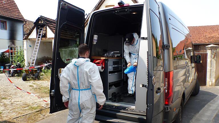 Der unscheinbare graue Bus der 'Brandursachen-Ermittler' birgt in seinem Innern jede Menge Ausrüstung und Hightech.