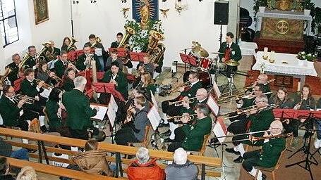 Trachtenkapelle Theinfeld beim Konzert       -  Trachtenkapelle Theinfeld beim Konzert