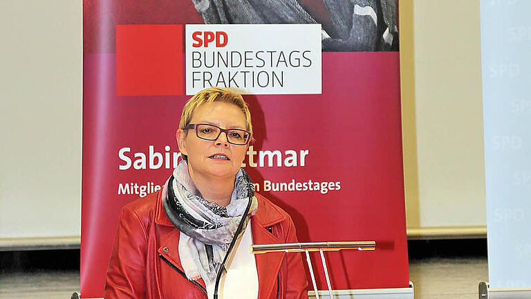 Die Bundestagsabgeordnete Sabine Dittmar wurde bei der Bundeswahlkreiskonferenz in Ebelsbach fast einstimmig zur Kandidatin für die Bundestagswahl im kommenden Jahr nominiert.  Foto: Dieter Britz       -  Die Bundestagsabgeordnete Sabine Dittmar wurde bei der Bundeswahlkreiskonferenz in Ebelsbach fast einstimmig zur Kandidatin für die Bundestagswahl im kommenden Jahr nominiert.  Foto: Dieter Britz