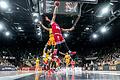 Auch in Oldenburg auf der Höhe: Die Würzburg Baskets um Otis Livingston II (am Ball).