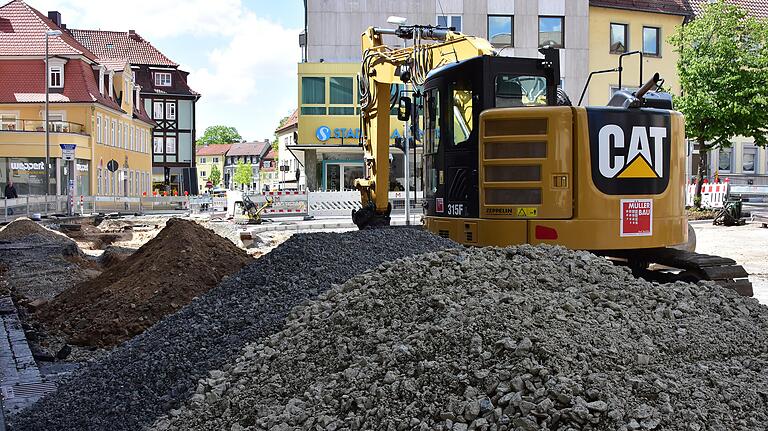 Die Umgestaltung der Zehntstraße von der Post in Richtung nördlicher Marktplatz liegt voll im Zeitplan.