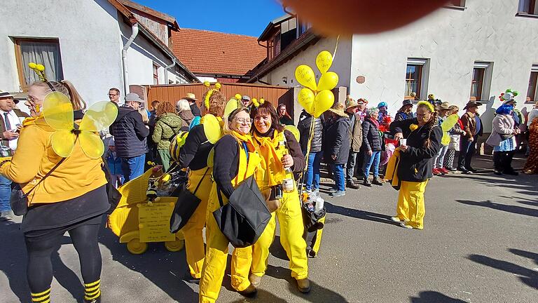 Fürtler Bienen       -  Unter dem Motto „Biene Maja – Fürtler Bienen“ setzt sich die Gruppe  spielerisch für den Schutz der Bienen ein.