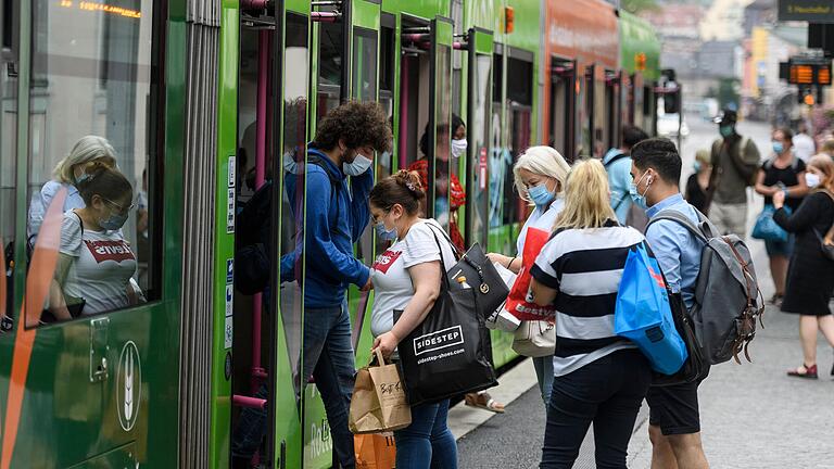 Für nur neun Euro einen ganzen Monat lang Bus und Bahn fahren. Das soll vom 1. Juni bis 31. August möglich sein. Wie wird im Würzburger ÖPNV damit umgegangen?