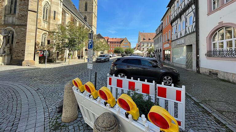 Am Montag und Dienstag wird der Marktplatz in Gerolzhofen an verschiedenen Stellen gesperrt sein. Grund dafür sind Untersuchungen im Baugrund im Hinblick auf die bevorstehende Sanierung mit Umgestaltung.