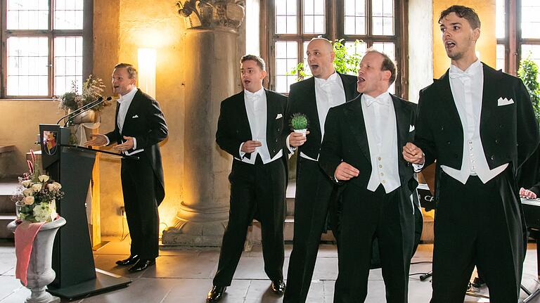 'Die Commedian Harmonists' vom Mainfranken Theater Würzburg im historischen Wenzelsaal.