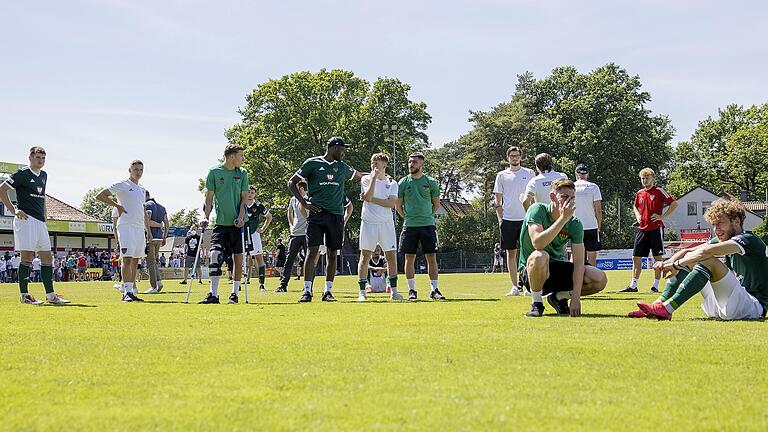 Kollektive Leere: Nach der 0:1-Niederlage in Havelse fehlten Spielern und Verantwortlichen des FC 05 Schweinfurt die Worte. Jeder versuchte, die Enttäuschung für sich alleine zu verarbeiten.