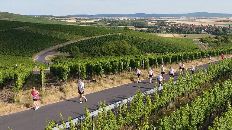 Der Anstieg auf den 474 Meter hohen Schwanberg ist eine sportliche Herausforderung. Der Anstieg auf den 474 Meter hohen Schwanberg ist eine sportliche Herausforderung.