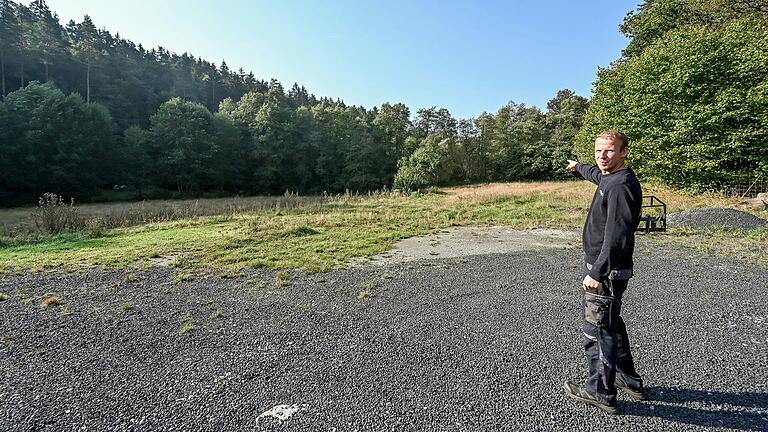 Mit Blick auf Wald und Wiesen soll in den nächsten beiden Jahren eine Tagungshalle entstehen. Auch als Hochzeitslocation möchte Marcel Reichert diese nutzen. Mit Blick auf Wald und Wiesen soll in den nächsten beiden Jahren eine Tagungshalle entstehen. Auch als Hochzeitslocation möchte Marcel Reichert diese nutzen. 