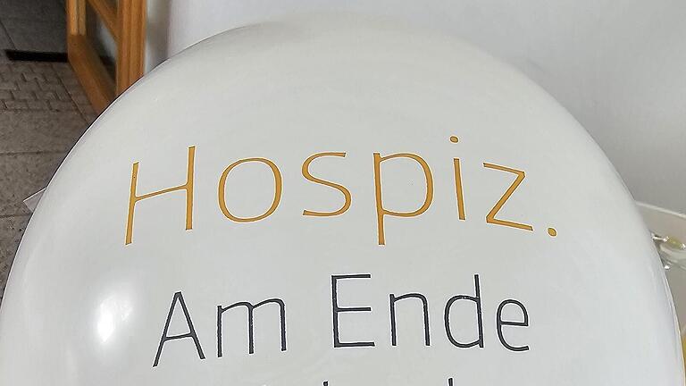 Am Ende zählt der Mensch. - Am Ende zählt der Mensch. Am Ende zählt der Mensch. - Am Ende zählt der Mensch.
