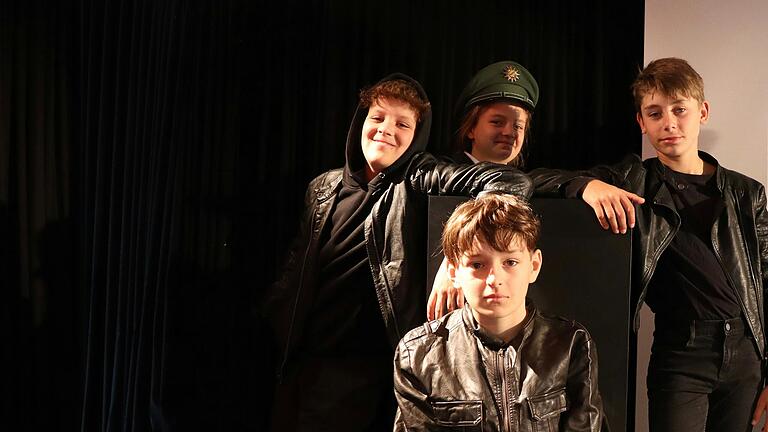 Auf dem Foto Richard Oehme, Lena Weber, Felix Then, Hannes Adam.