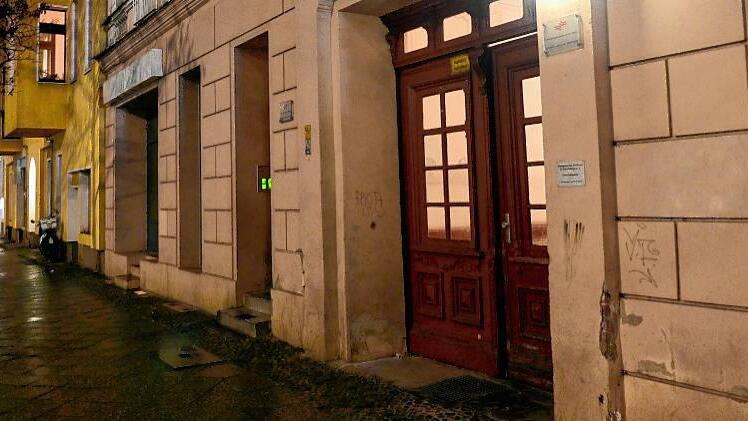 Moschee-Verein 'Fussilet 33' - Die Perleberger Straße in Berlin-Moabit: Hier befand sich einer der berüchtigtsten Moschee-Vereine der Hauptstadt. Moschee-Verein 'Fussilet 33' - Die Perleberger Straße in Berlin-Moabit: Hier befand sich einer der berüchtigtsten Moschee-Vereine der Hauptstadt.