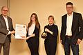 Für ihre Erfolge im Schachspiel erhielt Jana Schneider aus Aschfeld (Zweite von links) den Ehrenpreis der Gemeinde Eußenheim von Bürgermeister Achim Höfling (links). Ebenfalls im Bild die Dritte Bürgermeisterin Susanne Keller und zweiter Bürgermeister Markus Bähr.