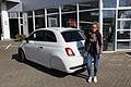 Marina Kiesel und ihr zum Ellenator umgebauter Fiat 500. Anna Wentrock       -  Marina Kiesel und ihr zum Ellenator umgebauter Fiat 500. Anna Wentrock