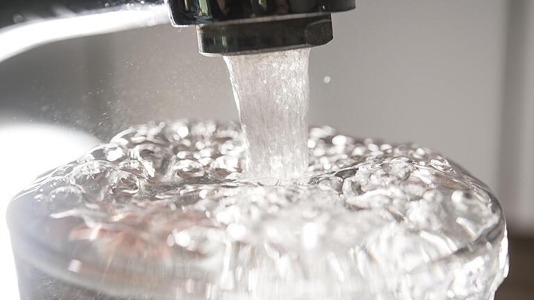 Damit auch in Zukunft im regenarmen Grabfeld das Wasser wie gewohnt aus dem Hahn rauscht, soll eine Versorgungsleitung bis zur Mellrichstädter Gruppe gebaut werden.&nbsp;