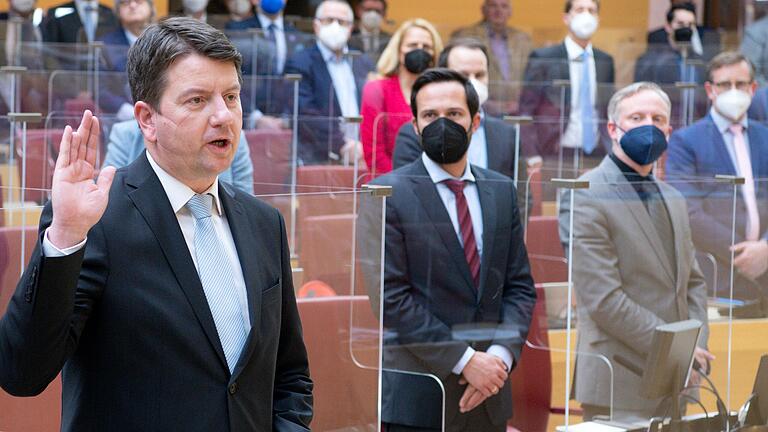 Sandro Kirchner bei der Vereidigung am Mittwoch im bayerischen Landtag.