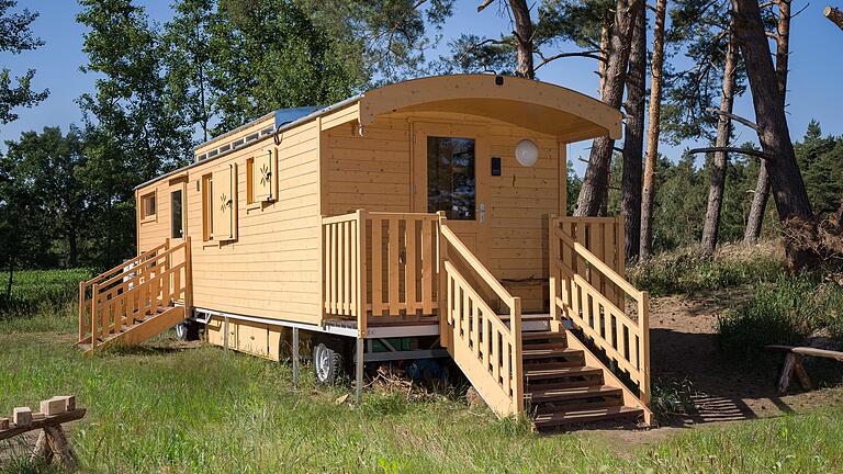 Ein Waldkinderwagen der Nawalo Gmbh. Ein solches Exemplar soll künftig im geplanten Naturkindergarten in Gerolzhofen stehen.