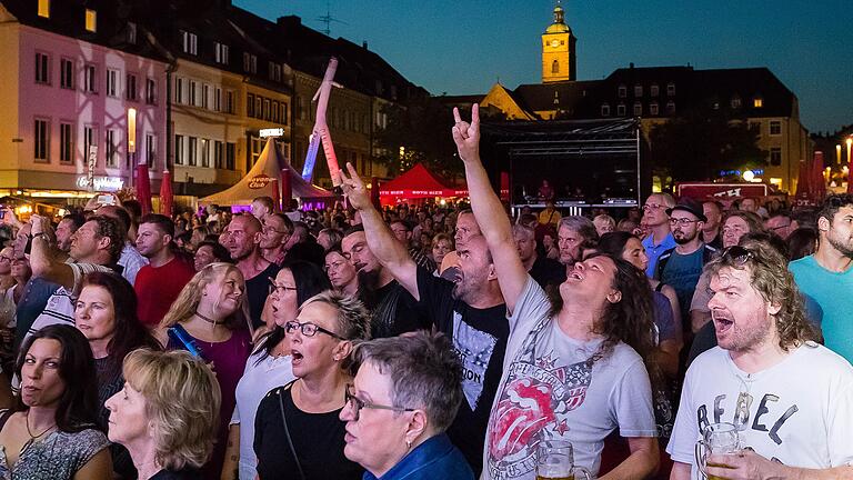 Solche Bilder wie vom Stadtfest 2019 sind in diesem Corona-Sommer nicht vorstellbar. Das für 28. und 29. August geplante Stadtfest wurde schon vor Wochen abgesagt, auch alle weiteren Veranstaltungen der Werbegemeinschaft in diesem Jahr.