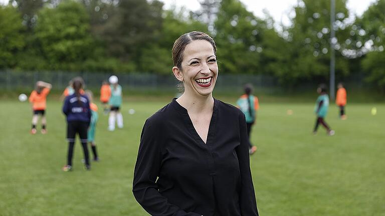 Hat die Schirmherrschaft über das Förderprojekt für den Mädchenfußball: Würzburgs Sozialreferentin Hülya Düber. Hat die Schirmherrschaft über das Förderprojekt für den Mädchenfußball: Würzburgs Sozialreferentin Hülya Düber.