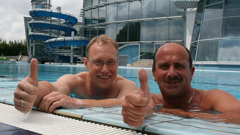 Gerd Jäger (links) und Matthias George hatten für die Wette auch im Triamare in Bad Neustadt geübt (Archivfoto).