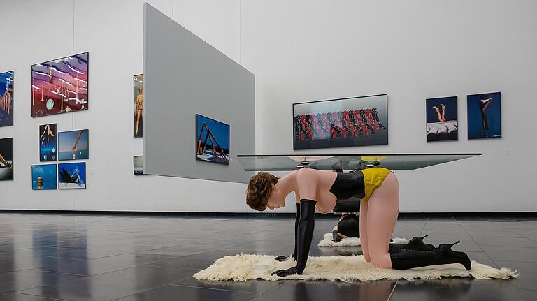 Einblick in die Große Halle der Kunsthalle mit der Ausstellung Gunter Sachs - Kamerakunst. Fotografie, Film und Sammlung. Einblick in die Große Halle der Kunsthalle mit der Ausstellung Gunter Sachs - Kamerakunst. Fotografie, Film und Sammlung.