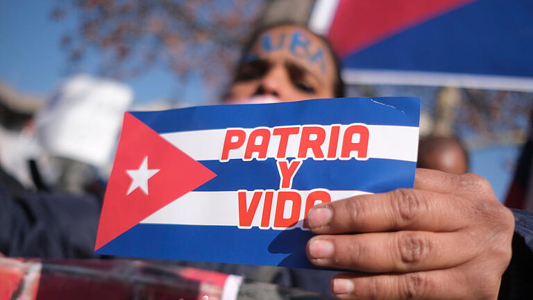 Kuba - Proteste in Chile.jpeg       -  'Vaterland und Leben', ist zur Parole aller Unzufriedenen und Regimegegner auf Kuba geworden. 