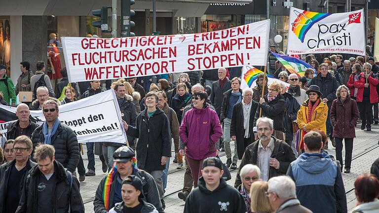 'Fluchtursachen bekämpfen' ist einer der Slogans der Würzburger Friedensbewegung (Archivbild).