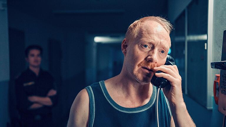 TV-Ausblicke - &bdquo;Tatort: Messer&rdquo;       -  &bdquo;Inkasso Heinzi&rdquo; (Simon Schwarz) ist eine beliebte Kultfigur aus dem Wiener &bdquo;Tatort&rdquo;.