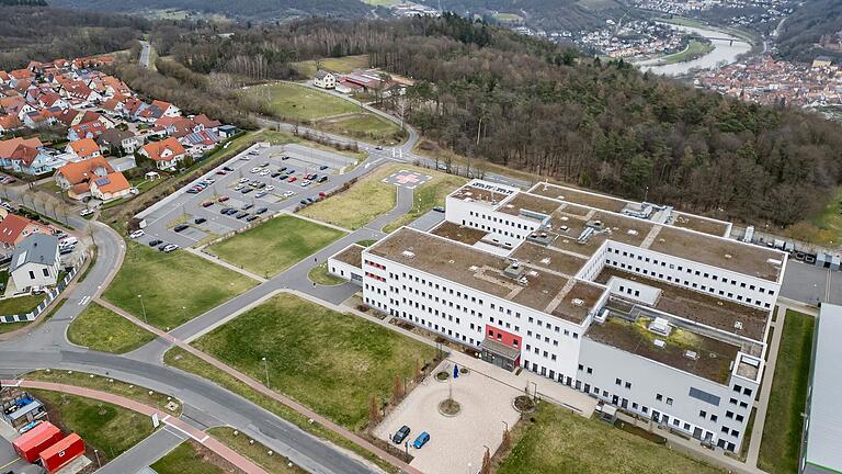 Zum Aufnahmestopp für Patientinnen und Patienten im Zuge der Umwandlung in eine Fachklinik an der Rotkreuzklinik Wertheim nimmt Oberbürgermeister Markus Herrera Torrez Stellung.