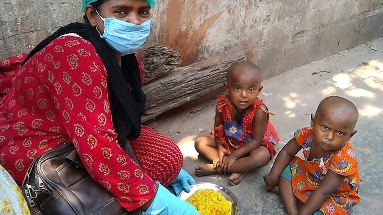 Der Coronavirus hat auch die Slums in Indien erreicht. Lebensmittel werden rar und teuer.