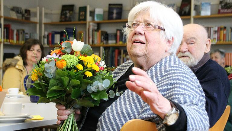 Fast 50 Jahre war Carmen Strein Dozentin an der Volkshochschule Gemünden. Auch ihr Mann Willi (dahinter) hatte Kurse gegeben.