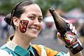 Große Feier in Ermershausen am Sonntag anlässlich des 975. Geburtstages von der kleinste Gemeinde in Unterfranken. Melanie Flachsenberger hält stolz '975er Rebellhell' Bier zur Feier. Geschminkt wurde sie von Luisa Mai.