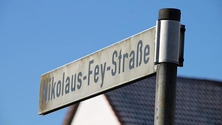 Die Nikolaus-Fey-Straße in Karlstadt. Die Nikolaus-Fey-Straße in Karlstadt.