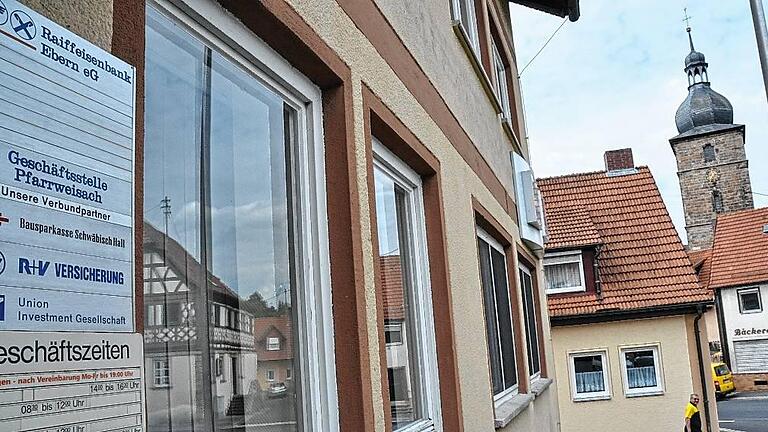 Aus und vorbei: Auch in Pfarrweisach wird die Ära der Raiffeisenbank enden.